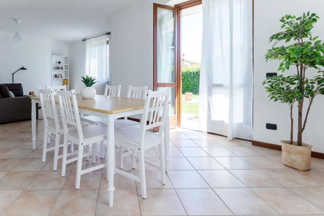 Apartment Profumodilago Angera Italien