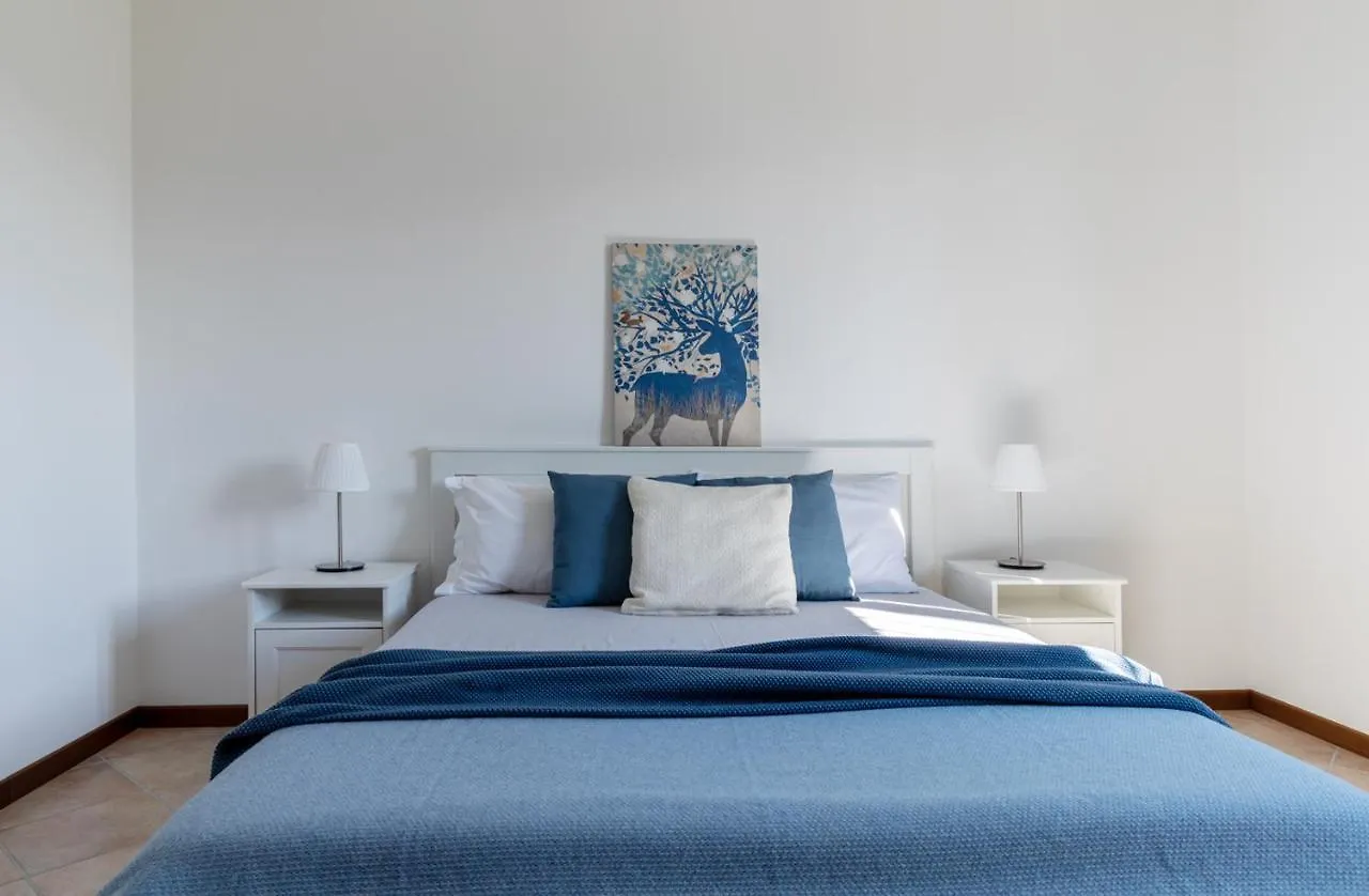 Profumodilago Angera Apartment